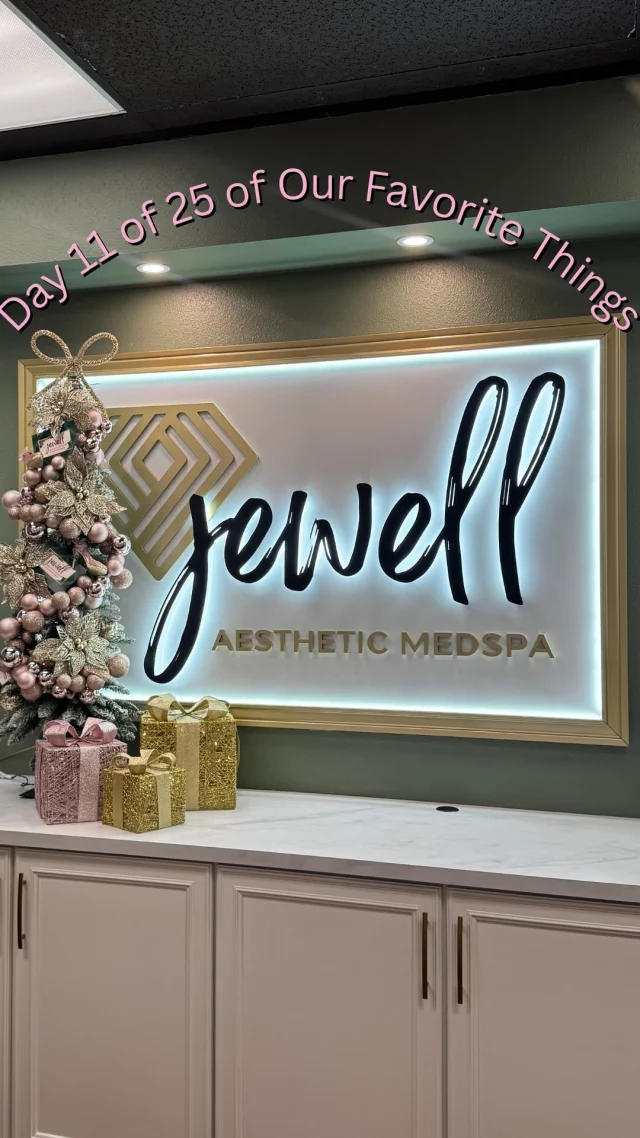 Day 11 of 25 of Our Favorite Things from 2025! 🎄🎁
Today we are talking about the HydraFacial! An all year long treatment that never goes out of style. Helps clean + exfoliate and infuses the skin with nourishing serum, leaving you glowing.💧🌟 

Interested? Call us at (541)683-3238 to add this to your skin care or go online using the link in our bio / store.jewellaestheticmedspa.com! 💖 

“A Reputation Built on Results” 🩷💚
#25days #adventcalendar #25daysofskincare #jewellaestheticmedspaeugeneoregon #hillaryjewellnpeugeneoregon #eugene #eugeneoregon #medspaeugeneoregon #medspa #hydrafacial #botox #dysport #juvederm #skincare #halo #bblforeveryoung #bbl #sofwave #skintightening #skinfirming #obagiskincare #skinmedica #injectables #skintexture #skinmedica #obagi #restylane #skincare #JAMS #lipfiller #laserhairremoval