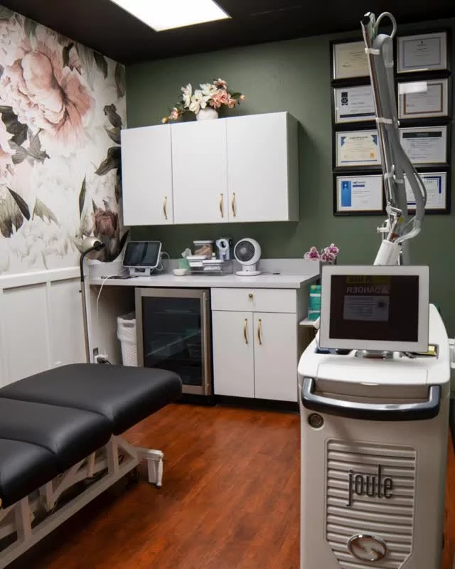 The girls have officially completed their training on our new BBL HEROic & MOXI 🎉
Join us at our Open House this Thursday to learn more, enjoy exclusive event-only pricing, and meet our Sciton rep, Spencer ✨
Plus, don’t miss our upcoming Skin Assessment Day and meet one-on-one with our advanced estheticians and receive a personalized treatment plan tailored just for you 🤍

“A Reputation Built on Results” 🩷💚
#jewellaestheticmedspaeugeneoregon #hillaryjewellnpeugeneoregon #eugene #eugeneoregon #medspaeugeneoregon