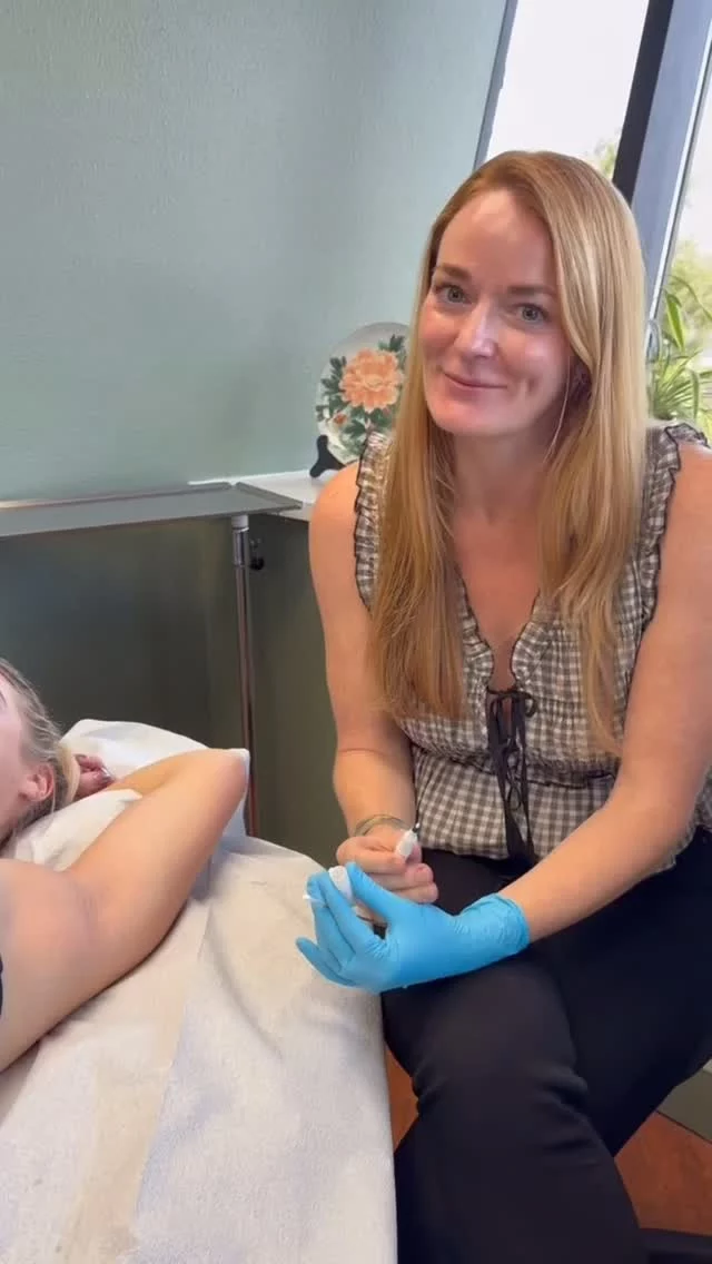 Toxin Tuesday! 💉Today we’re highlighting axillary Botox, aka Botox in the armpits, to help treat hyperhidrosis (excessive underarm sweating). We’re putting Botox vs. Dysport to the test to see which delivers better results and longer-lasting dryness. 

Call us at (541)683-3238 to book your appointment or go online using the link in our bio / store.jewellaestheticmedspa.com! 💖 

“A Reputation Built on Results” 🩷💚